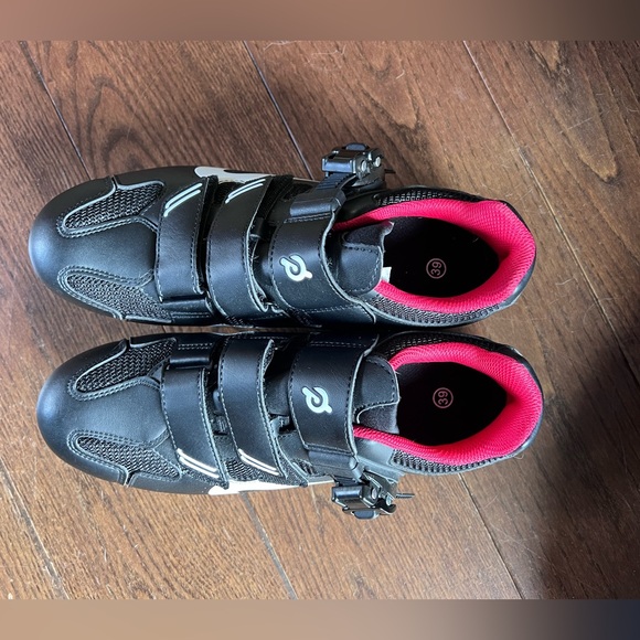 Peloton spinning shoes - Picture 4 of 8